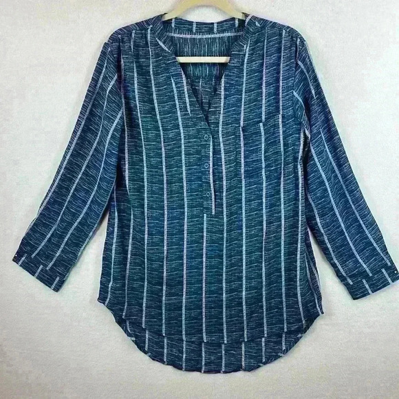Women's Striped Blouse Size Medium Blue and White Long Sleeve V Neck 1/4 Button - Picture 1 of 8
